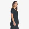 Blusa de trabajo con cuello en V Eds Essentials para mujer