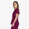 Blusa de trabajo con cuello en V Eds Essentials para mujer