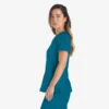 Blusa de trabajo con cuello en V Eds Essentials para mujer