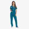 Blusa de trabajo con cuello en V Eds Essentials para mujer