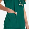 Blusa de trabajo con cuello en V Eds Essentials para mujer