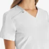 Blusa de trabajo con cuello en V Eds Essentials para mujer