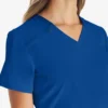 Blusa de trabajo con cuello en V Eds Essentials para mujer