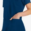 Blusa de trabajo con cuello en V Eds Essentials para mujer