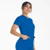 Blusa de trabajo con cuello en V Eds Nxt para mujer