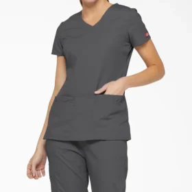 Blusa de trabajo con cuello en V Eds Signature para mujer