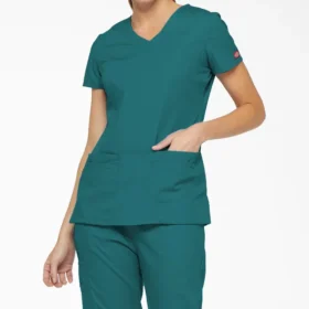 Blusa de trabajo con cuello en V Eds Signature para mujer