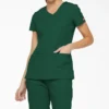 Blusa de trabajo con cuello en V Eds Signature para mujer