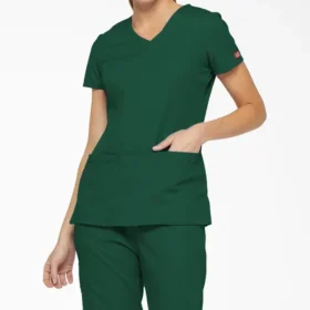 Blusa de trabajo con cuello en V Eds Signature para mujer