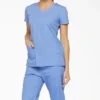 Blusa de trabajo con cuello en V Eds Signature para mujer