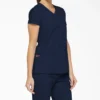Blusa de trabajo con cuello en V Eds Signature para mujer