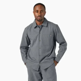 Camisa de botones a rayas finas Lima
