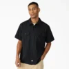 Camisa de trabajo a rayas desgastada Camisa de trabajo a rayas desgastada