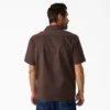 Camisa de trabajo de color liso con efecto desgastado Camisa de trabajo de color liso con efecto desgastado