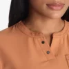 Camisa médica Henley Eds Nxt para mujer Camisa médica Henley Eds Nxt para mujer