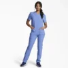 Camisa médica unisex Eds Essentials con cuello en V Camisa médica unisex Eds Essentials con cuello en V