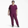 Camisa médica unisex Eds Essentials con cuello en V Camisa médica unisex Eds Essentials con cuello en V