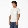 Camiseta con bolsillo teñida en prenda Camiseta con bolsillo teñida en prenda