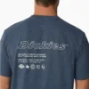 Camiseta con bolsillo y estampado «United by Work» Camiseta con bolsillo y estampado «United by Work»
