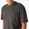 Camiseta de bolsillo de tejido grueso desgastada