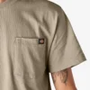 Camiseta de manga corta con bolsillo de tejido grueso Camiseta de manga corta con bolsillo de tejido grueso