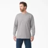 Camiseta de manga larga con bolsillo y gráfico del logotipo