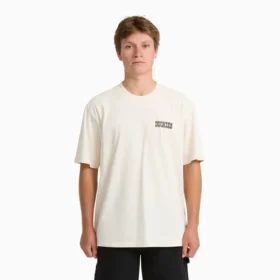 Camiseta gráfica de manga corta Buchtell en pantalones cortos