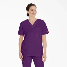 Camiseta médica unisex con cuello en V de Eds Signature Camiseta médica unisex con cuello en V de Eds Signature