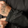 Chaqueta con capucha de nailon y forro polar Chaqueta con capucha de nailon y forro polar