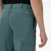 Highsnobiety y Dickies: pantalones de trabajo con pliegues Highsnobiety y Dickies: pantalones de trabajo con pliegues