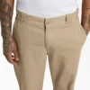Pantalones 247 de corte regular Pantalones 247 de corte regular