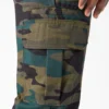 Pantalones cargo de corte ajustado
