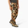 Pantalones cargo de lona con estampado de camuflaje Pantalones cargo de lona con estampado de camuflaje