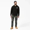 Sudadera con capucha de felpa y logotipo en la manga Sudadera con capucha de felpa y logotipo en la manga